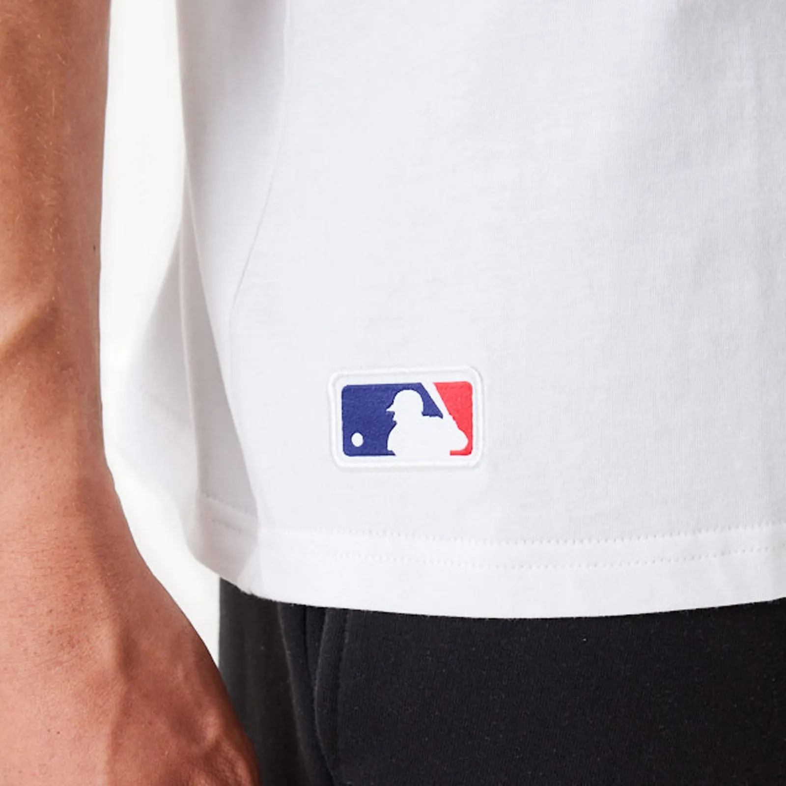 New Era New York Yankees League Essentials Oversized T-Shirt - White