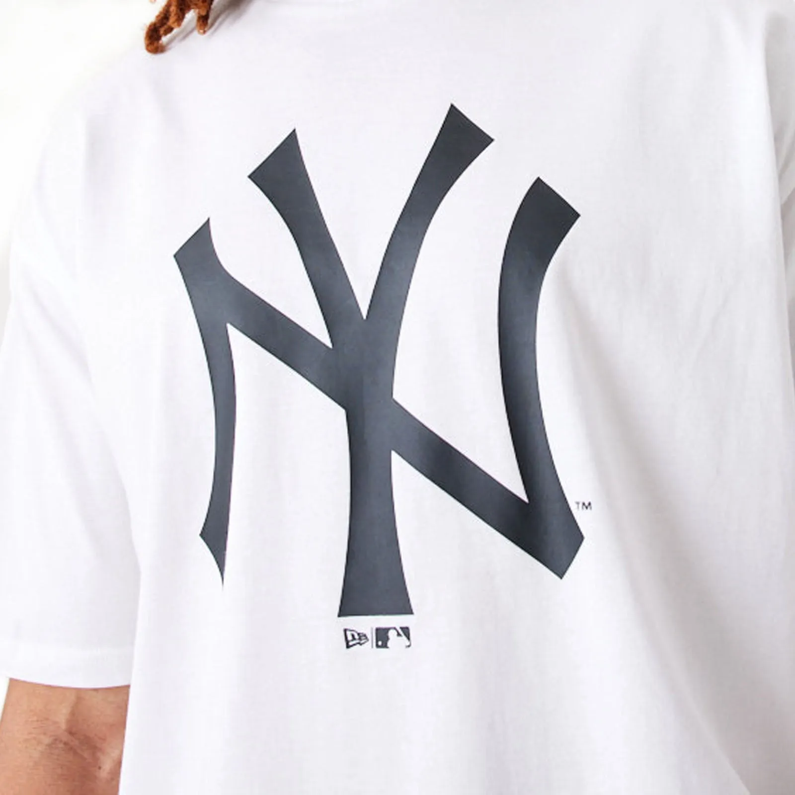 New Era New York Yankees League Essentials Oversized T-Shirt - White